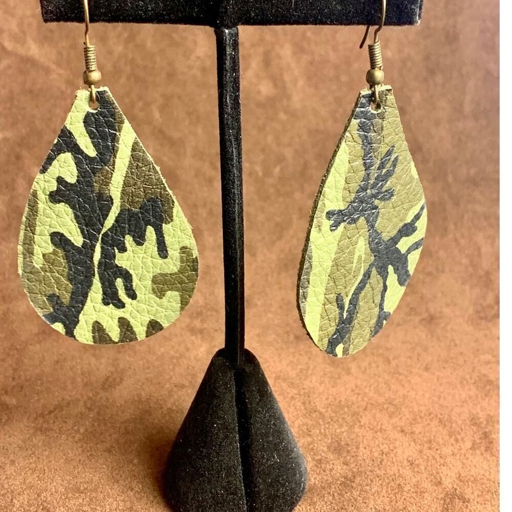 Camo Teardrop leather hook earrings, Vintage, Unmarked